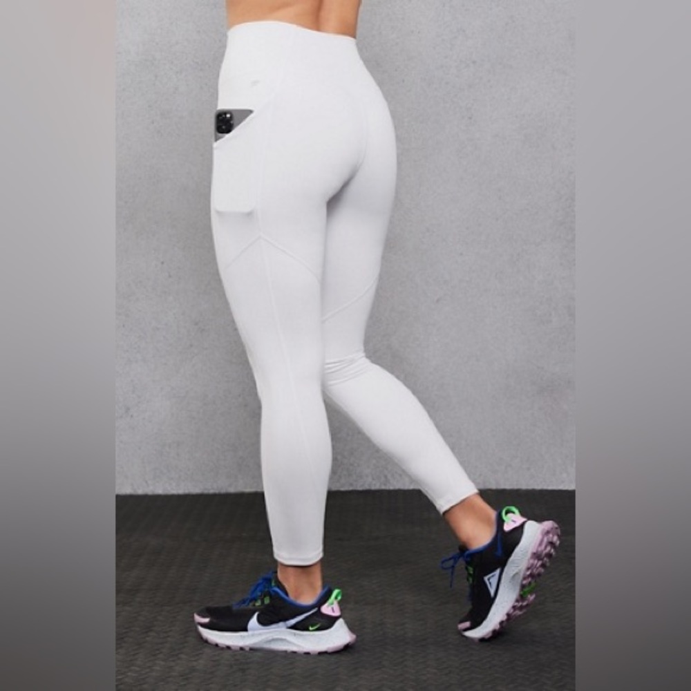 Fabletics Oasis PureLuxe High-Waisted 7/8 Legging